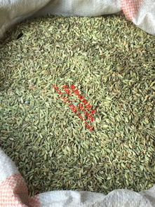 新疆乌鲁木齐荣鹏调料批发商行 跨界融合，从调料到矿产与化工制品的多元发展之路